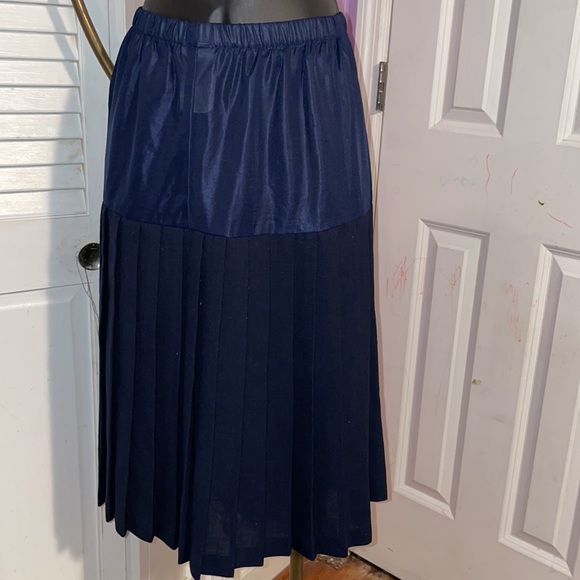 Double Breasted Red Skirt Set - Size 12 - Picture 6 of 12